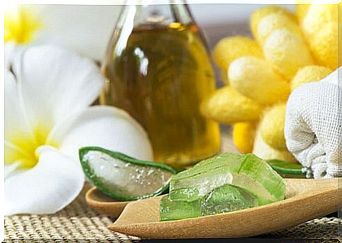 Aloe Vera and honey hair treatment