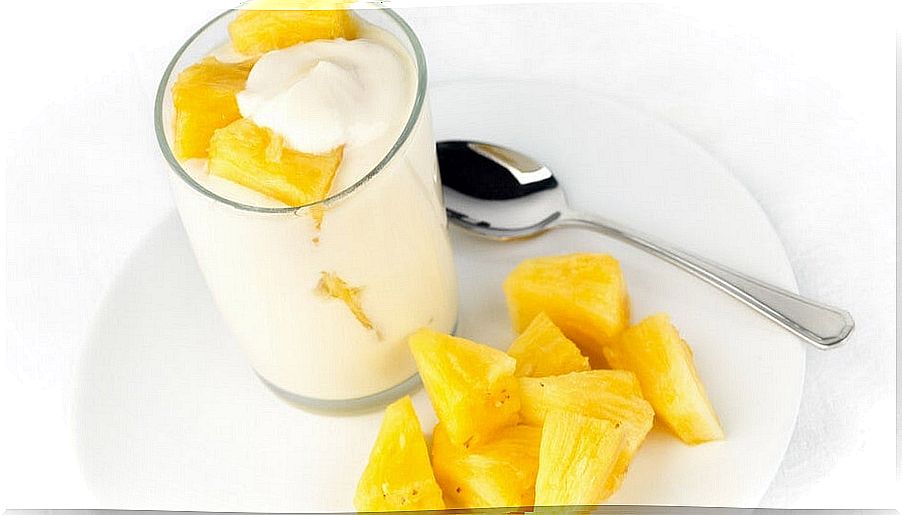 Pineapple yogurt dessert