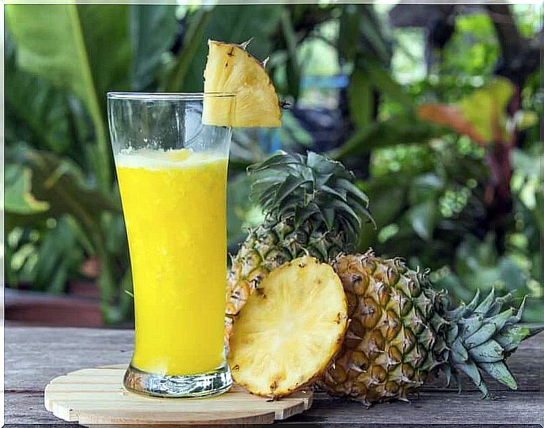 Pineapple juice for stomach filling