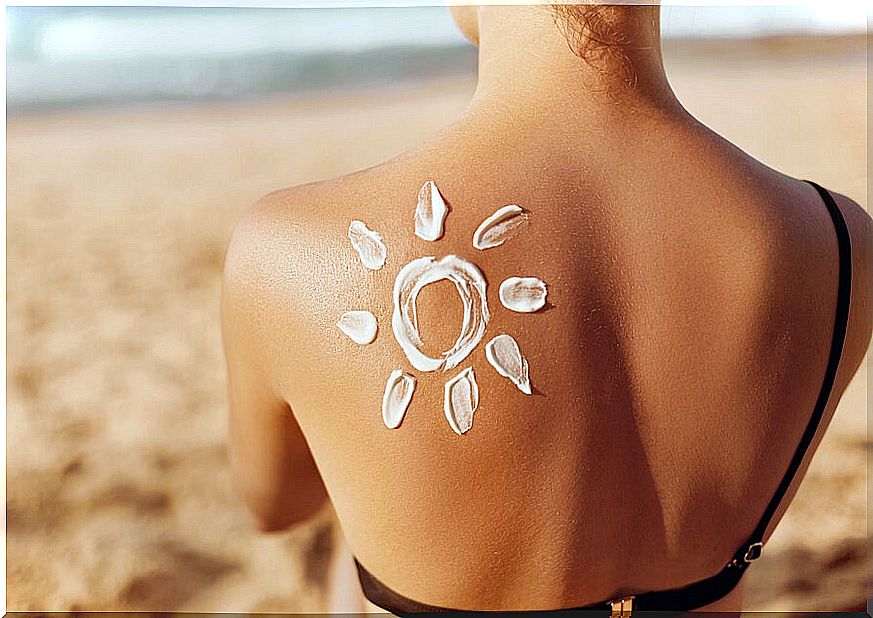 girl on the beach from behind