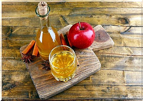 Apple cider vinegar is an effective remedy for nail fungus.