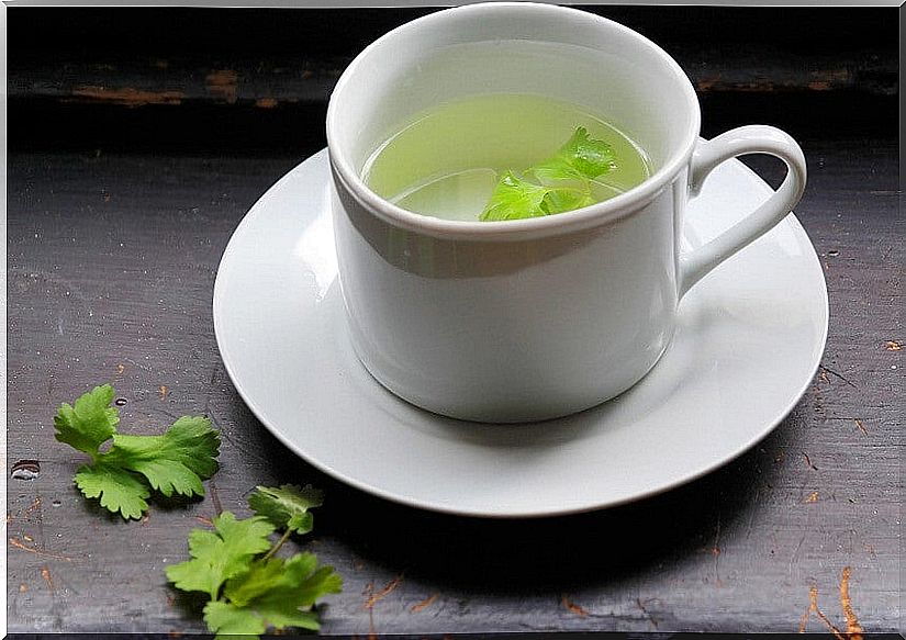 Infusion of parsley to improve liver health.