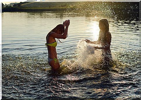 Bath-in-the-sea