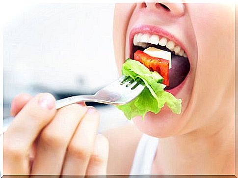 Chewing-well-and-slowly-increases-the-feeling-of-satiety